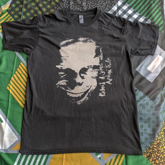 Mary Beth S Tops - Gildan Men’s Black Classic Fit Retro Graphic Unisex Streetwear Essential T-Shirt